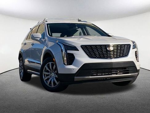 Used 2021 Cadillac XT4 Premium Luxury w/ Driver Awareness Package image 2
