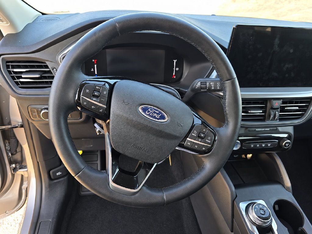 Used 2023 Ford Escape Active w/ Tech Pack #1 AWD/4WD image 10
