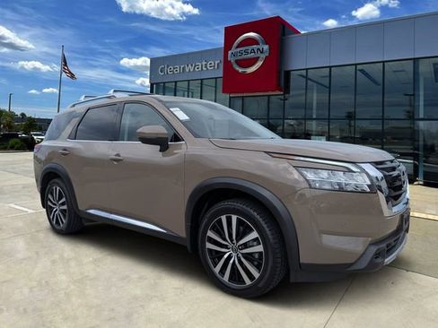 Used 2024 Nissan Pathfinder Platinum w/ Cargo Package AWD/4WD image 1