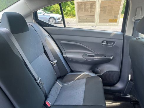 Used 2025 Nissan Versa SV FWD image 35