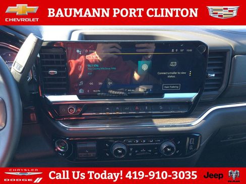 Used 2025 Chevrolet Silverado 1500 LT w/ Z71 Off-Road Package AWD/4WD image 19