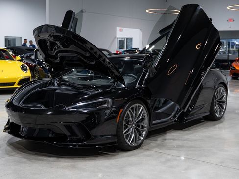 Used 2021 McLaren GT image 33