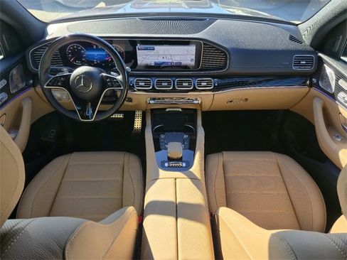 Used 2024 Mercedes-Benz GLS 450 4MATIC image 2
