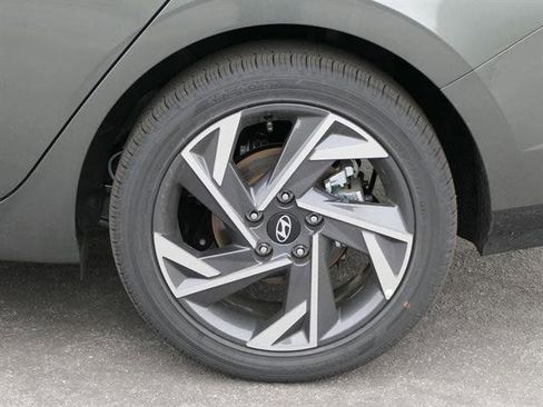 New 2025 Hyundai Elantra SEL image 10