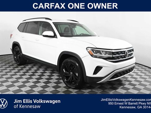Certified 2022 Volkswagen Atlas SE w/ Black Wheel Package FWD image 1