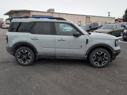 Used 2023 Ford Bronco Sport Outer Banks image 2