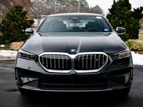 Certified 2025 BMW i5 xDrive40 w/ Premium Package image 13