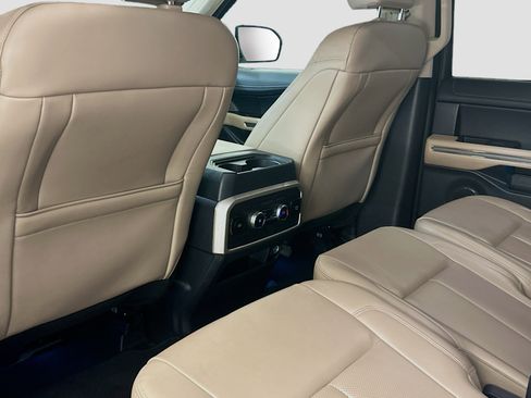 Used 2024 Ford Expedition Max XLT image 28
