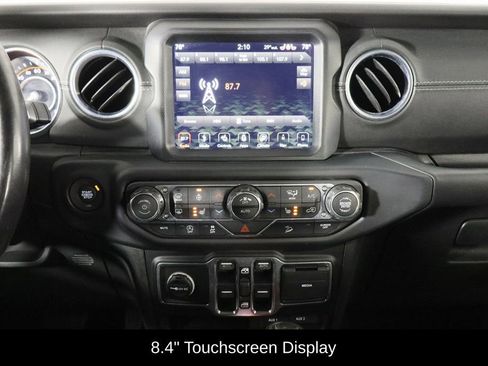 Used 2019 Jeep Wrangler Unlimited Sahara image 25