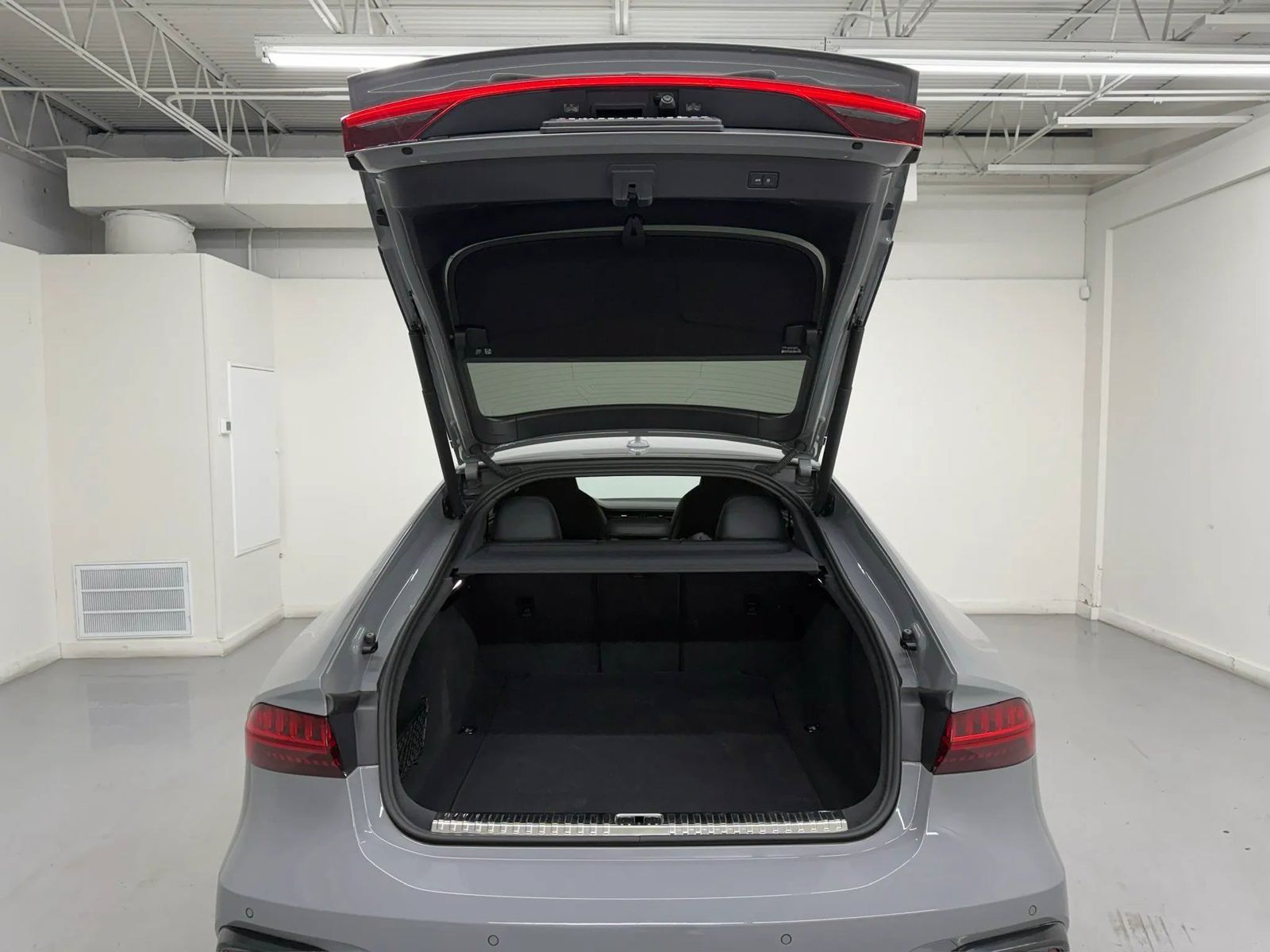Used 2021 Audi RS 7 Sportback w/ RS 7 Executive Package AWD/4WD image 47