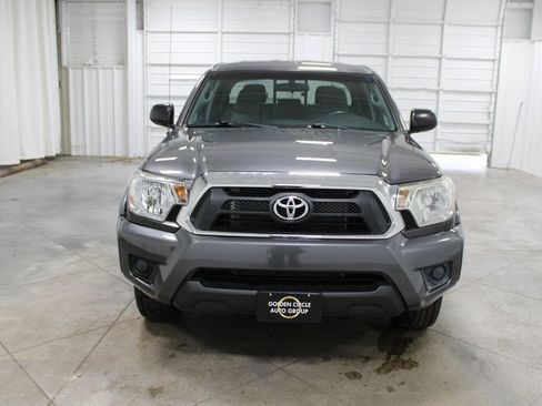 Used 2014 Toyota Tacoma Base image 3