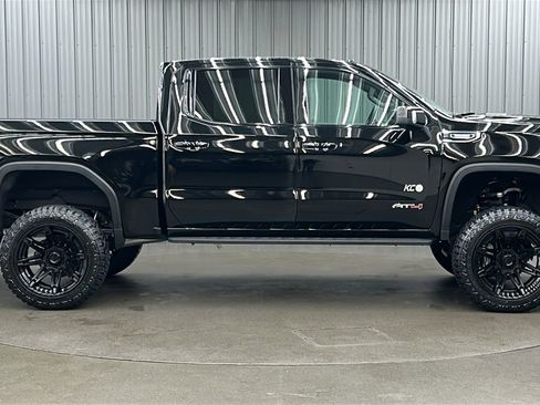Used 2025 GMC Sierra 1500 AT4 w/ AT4 Premium Package image 6