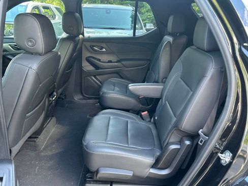 Used 2023 Chevrolet Traverse LT w/ LT Premium Package AWD/4WD image 11