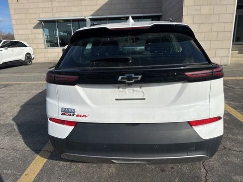 Used 2023 Chevrolet Bolt EUV Premier w/ Sun & Sound Package image 7