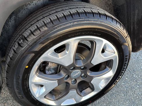 Used 2018 Jeep Compass Limited w/ Safe & Security Group FWD image 14