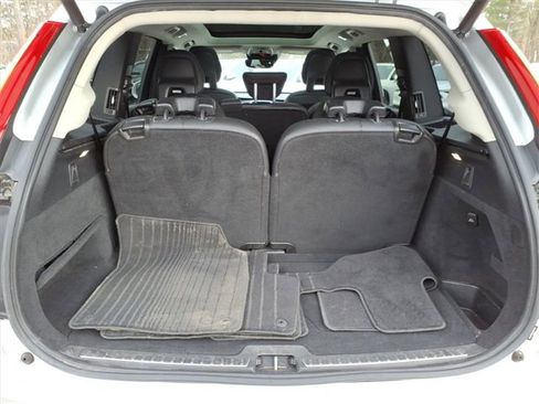 Used 2018 Volvo XC90 T6 Momentum w/ Convenience Package image 10