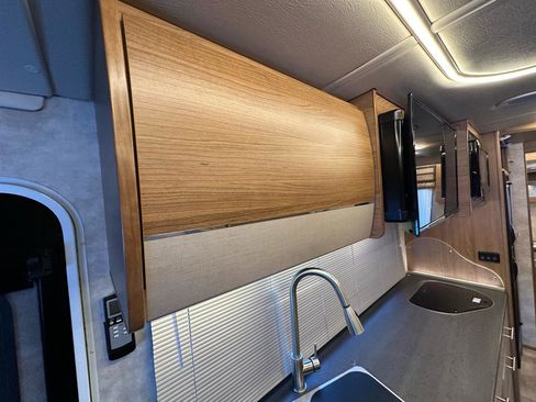 Used 2017 Mercedes-Benz Sprinter 3500 image 31