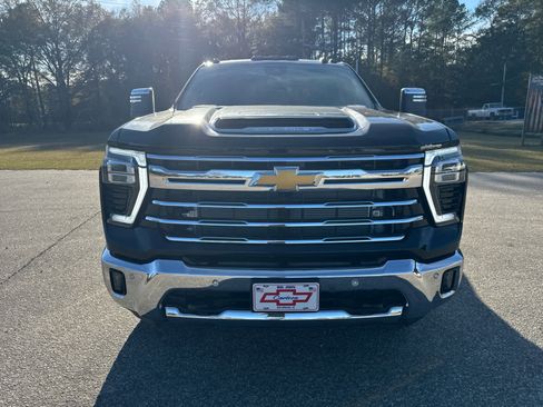 New 2026 Chevrolet Silverado 3500 LTZ w/ LTZ Convenience Package image 11