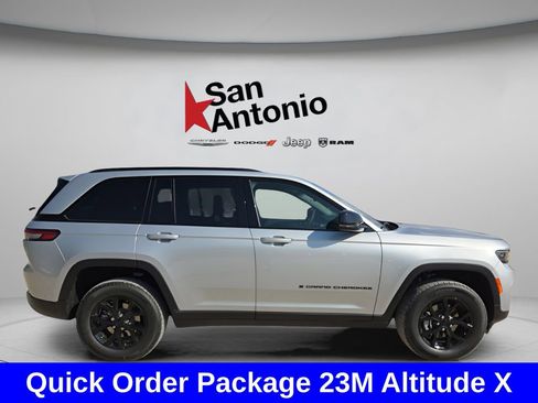 New 2025 Jeep Grand Cherokee Altitude RWD image 9
