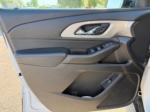 Used 2018 Chevrolet Traverse LT FWD image 9