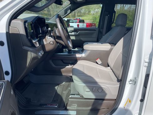 Used 2022 GMC Sierra 1500 SLT w/ SLT Convenience Package image 11