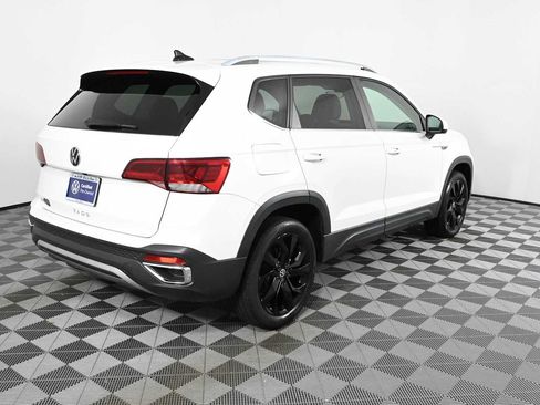 Certified 2023 Volkswagen Taos SE w/ Panoramic Sunroof Package FWD image 7