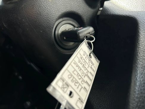 Used 2017 Nissan Rogue S AWD/4WD image 22