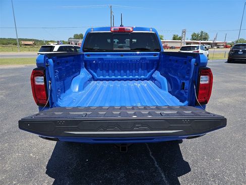 New 2026 GMC Canyon Elevation w/ Convenience Package image 15