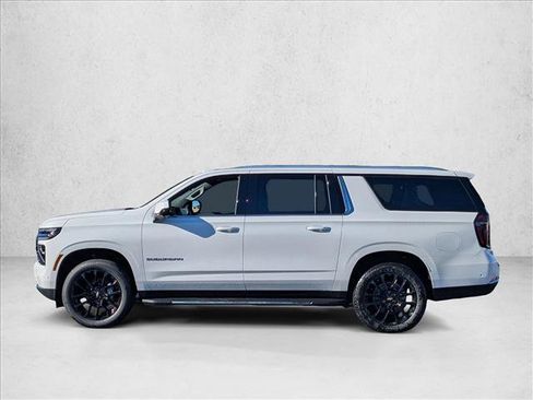 New 2026 Chevrolet Suburban LT image 5