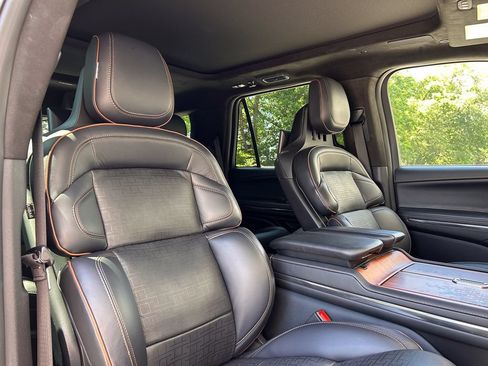 Certified 2025 Lincoln Navigator Black Label AWD/4WD image 30