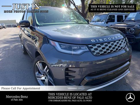 Used 2025 Land Rover Discovery Metropolitan Edition AWD/4WD image 1