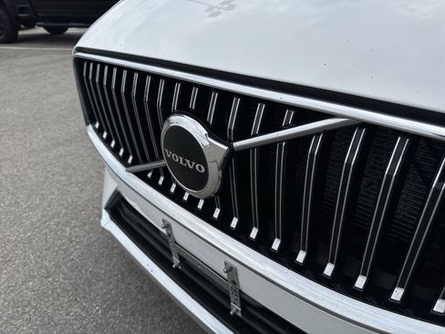 Used 2022 Volvo XC60 B5 Inscription w/ Climate Package image 31