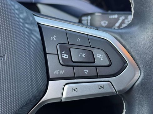 Used 2022 Volkswagen Taos SE image 21