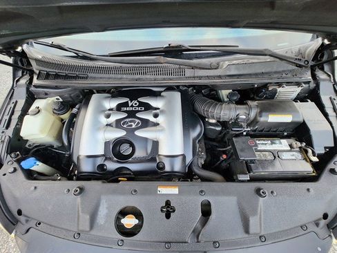 Used 2007 Hyundai Entourage GLS image 24