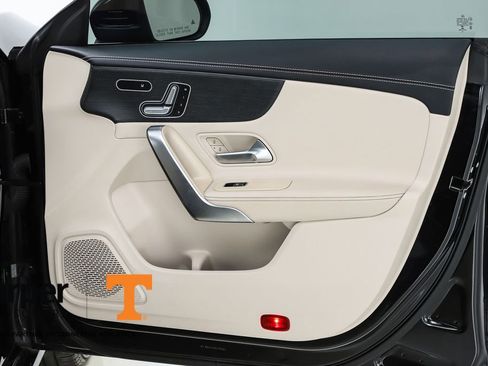 Used 2020 Mercedes-Benz CLA 250 4MATIC image 31