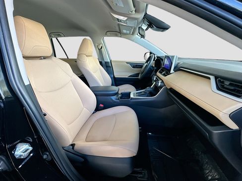 Used 2025 Toyota RAV4 LE image 26