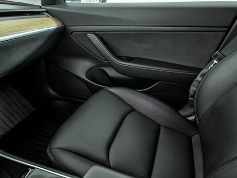 Used 2020 Tesla Model 3 Standard Range Plus RWD image 33