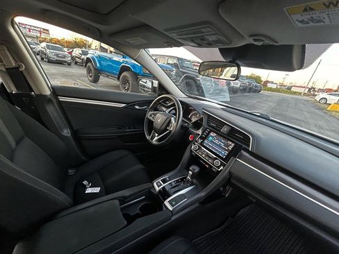 Used 2019 Honda Civic EX image 18