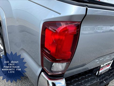 Used 2018 Toyota Tacoma SR5 RWD image 28