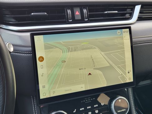 Certified 2023 Jaguar F-PACE R-Dynamic S AWD/4WD image 19