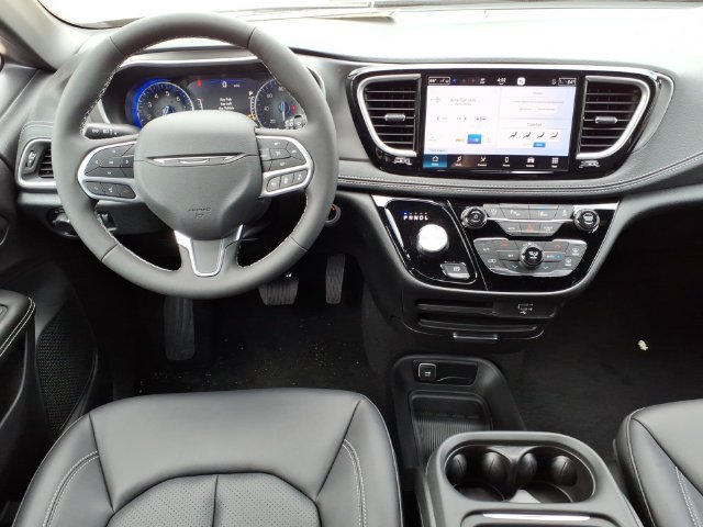 New 2027 Chrysler Pacifica Select AWD/4WD image 16
