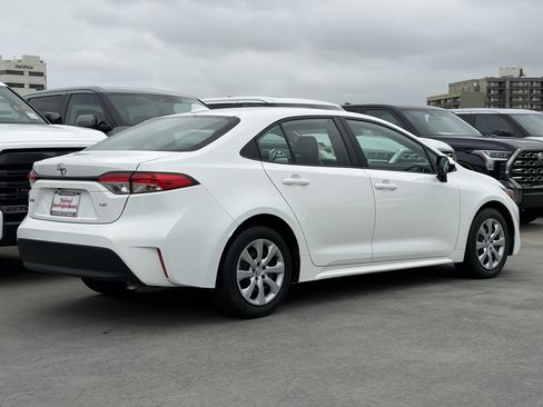 Certified 2023 Toyota Corolla LE FWD image 3