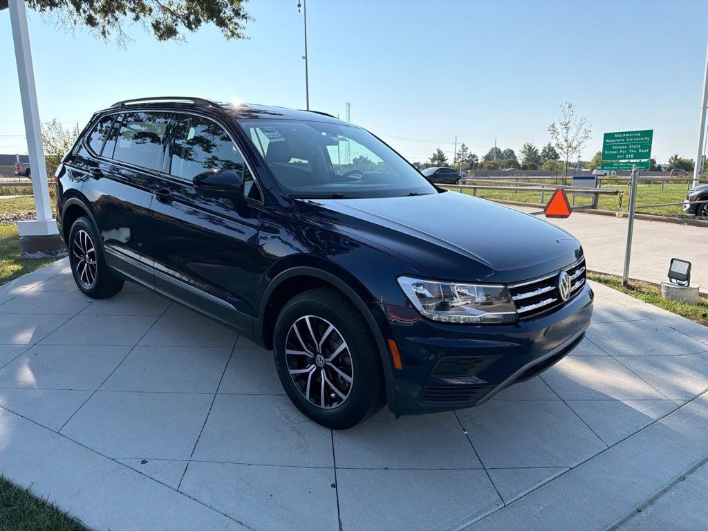 Used 2021 Volkswagen Tiguan SE AWD/4WD image 2