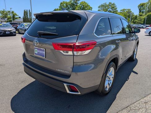 Used 2018 Toyota Highlander Limited AWD/4WD image 5