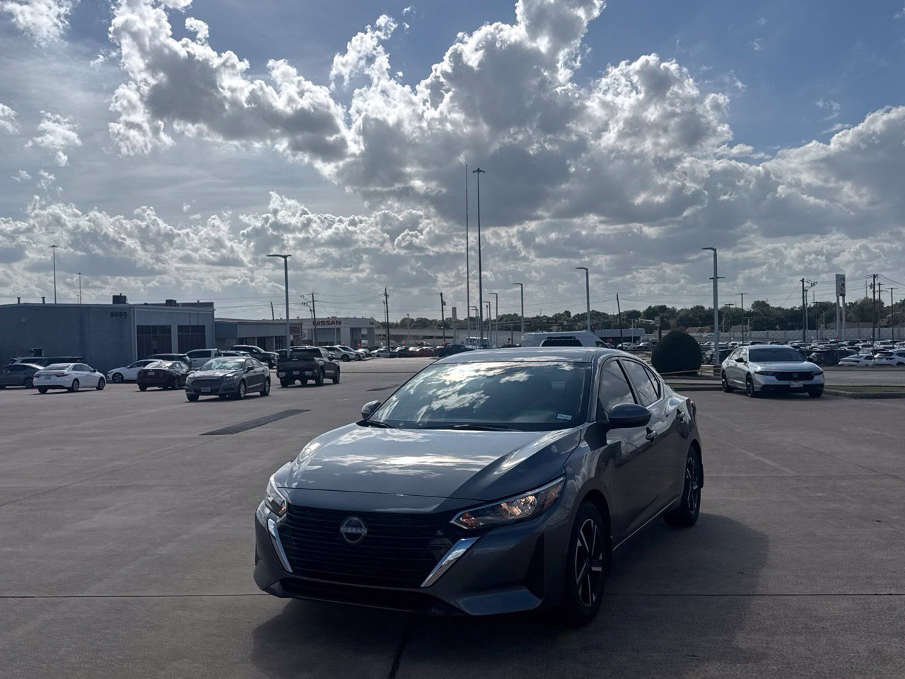 Used 2025 Nissan Sentra SV w/ Trunk Package FWD image 9