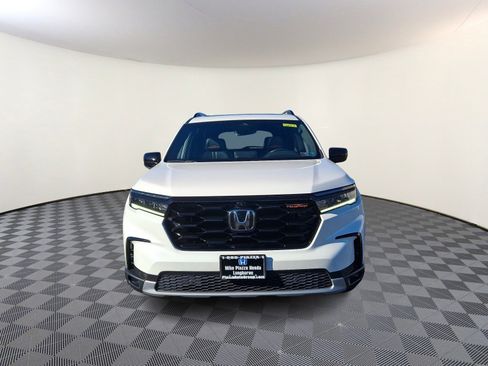 Used 2023 Honda Pilot TrailSport image 2