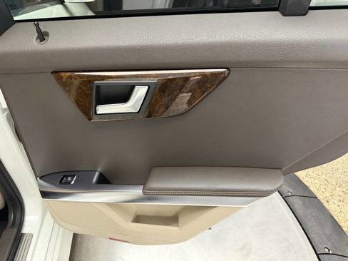 Used 2013 Mercedes-Benz GLK 350 4MATIC image 19