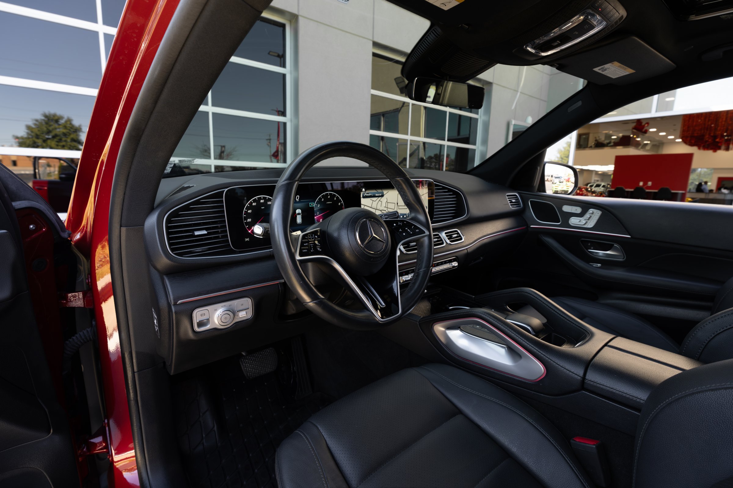 Used 2024 Mercedes-Benz GLE 350 4MATIC w/ AMG Line Exterior image 25