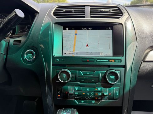 Used 2018 Ford Explorer XLT w/ Equipment Group 202A image 26