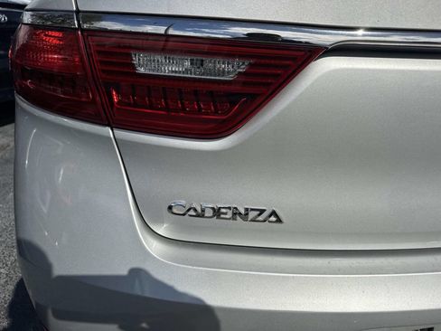 Used 2017 Kia Cadenza Premium image 6